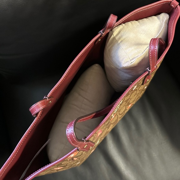 NWT! RARE! Coach F80246 Signature Party Animal Print Reversible City Tote - Picture 3 of 9